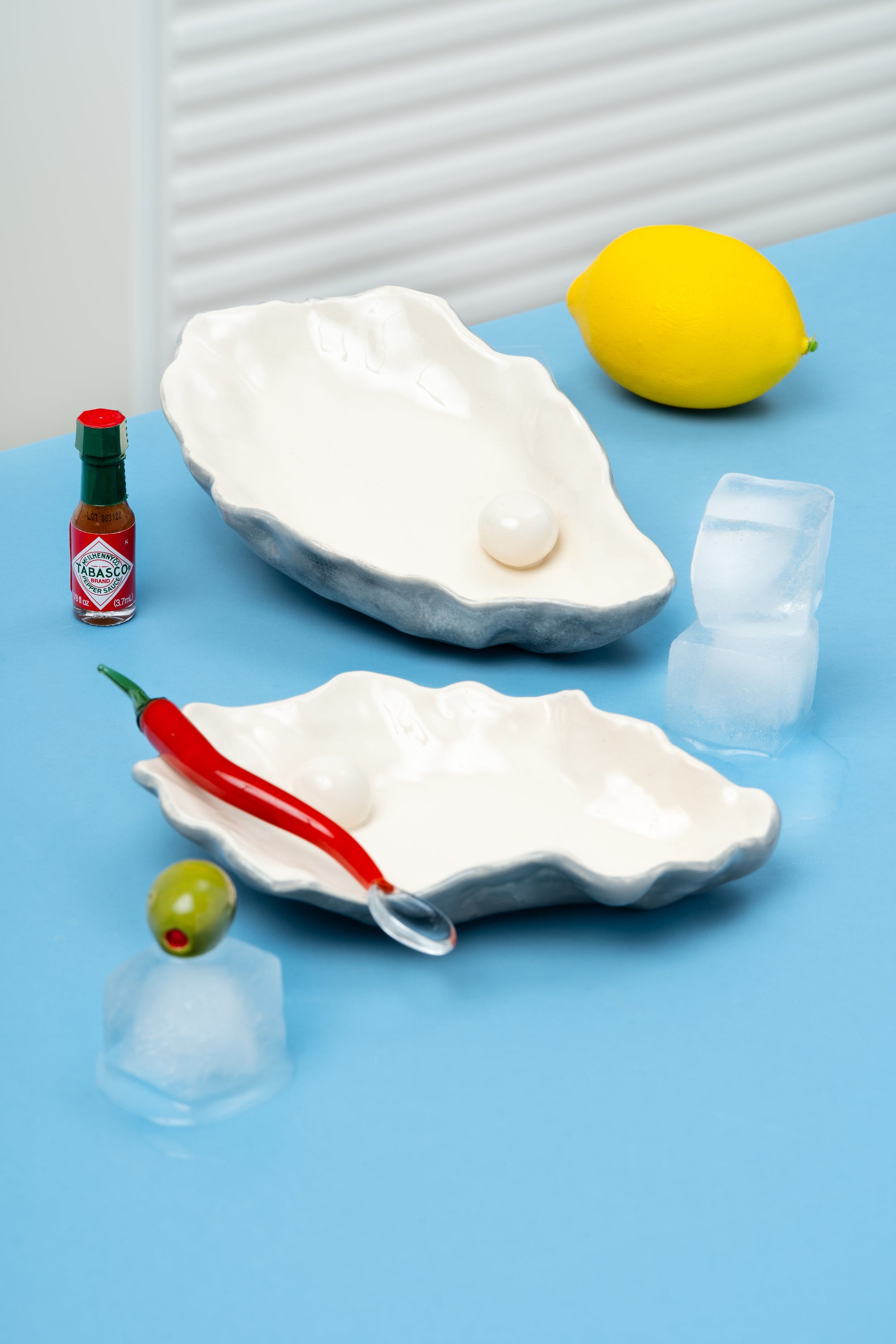 
    
        Oyster Tray
    
  