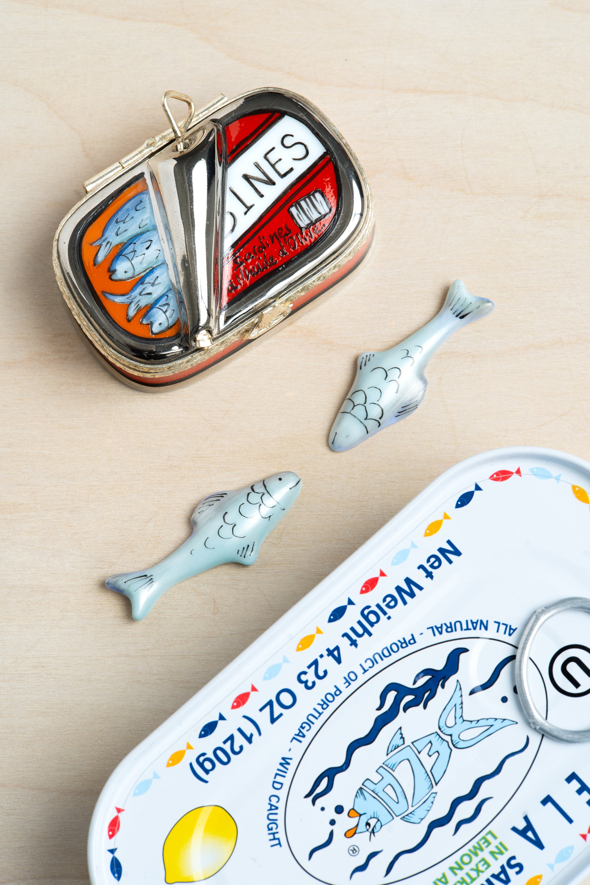 
    
        Sardine Box
    
  